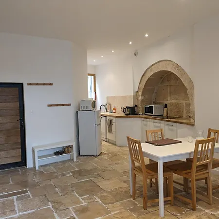 3 Pieces A * Sommières