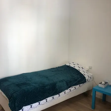 3 Pièces à *