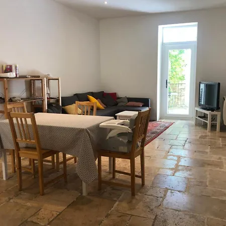 3 Pieces A Apartment Sommieres